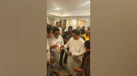 Kurla residents demand park on 21 acre mother dairy land activists met raj thackeray
