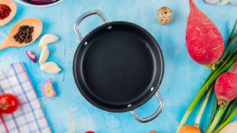 clean burnt Kadai