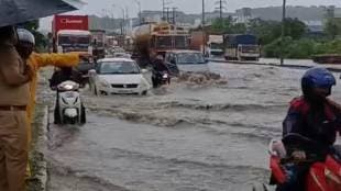 national highways connecting JNPA Port and uran are facing dangerous travel through flowing water