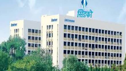 CIDCO began concreting Khopte Junction on coastal highway to fix potholes and improve roads CIDCO began concreting Khopte Junction on coastal highway to fix potholes and improve roads