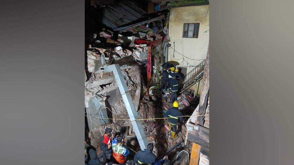 Nashik building collapse, Nashik rain damage, Khadkali building accident, Nashik rescue operations,