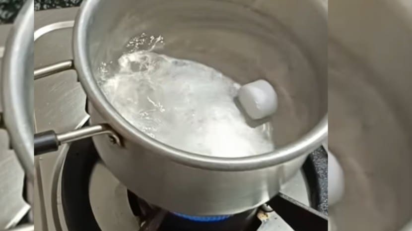 kitchen jugaad video as naphthalene ball was put in hot water