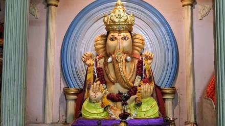 deshmukh family in amravati preserves 375 year tradition of worshipping clay Ganesh idol yearly deshmukh family in amravati preserves 375 year tradition of worshipping clay Ganesh idol yearly