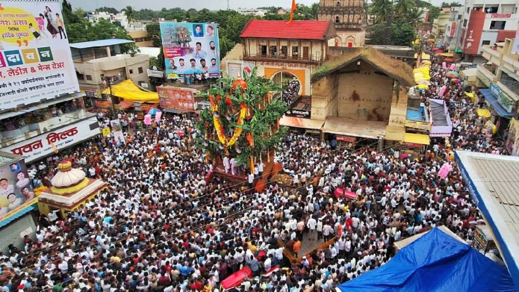 tasgaons chariot festival joyfully celebrated thursday with thousands chanting mangalmurthy morya