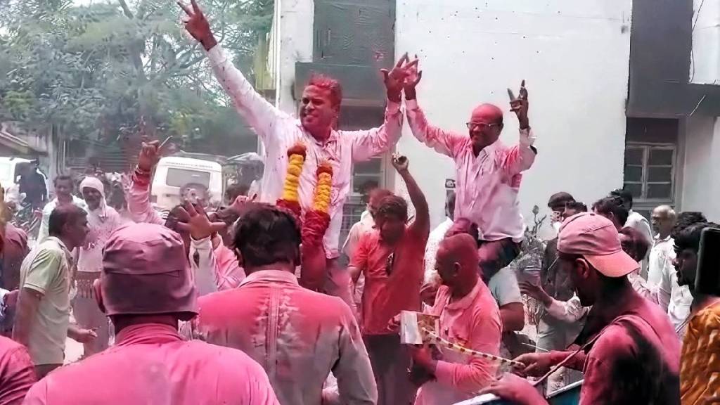 nashik APMC polls MVA won 11 of 18 seats defeating mahayuti