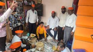 maratha comunity in vasai east launched one house one shidori to support maratha protesters with food water