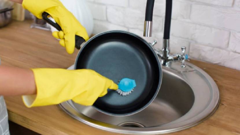 remove burnt stains from blackened Kadai