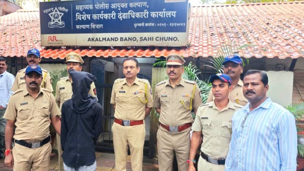 Man arrested for throwing newborn baby in garbage bin in Kalyan