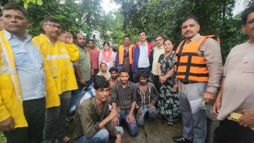 Nine workers trapped in a godown in Bhiwandis Lonad area rescued
