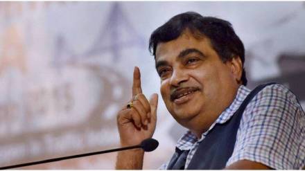 Nitin Gadkari's criticism of leaders who bring religion into politics