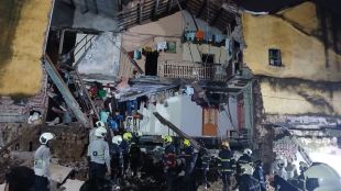 Old building staircase collapses in Marine Lines Chirabazar area residents rescued safely Mumbai