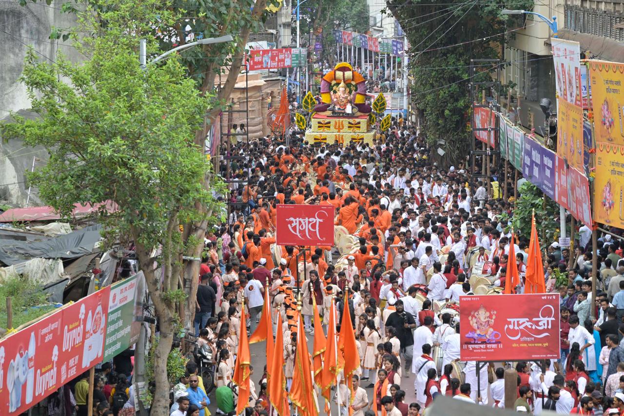 On the occasion of Ganesh Chaturthi today, the processions of the city's Manache Ganpati and other Ganesh mandals, took place with great enthusiasm and vibrancy, accompanied by the beats of dhols and tashas, along Laxmi Road