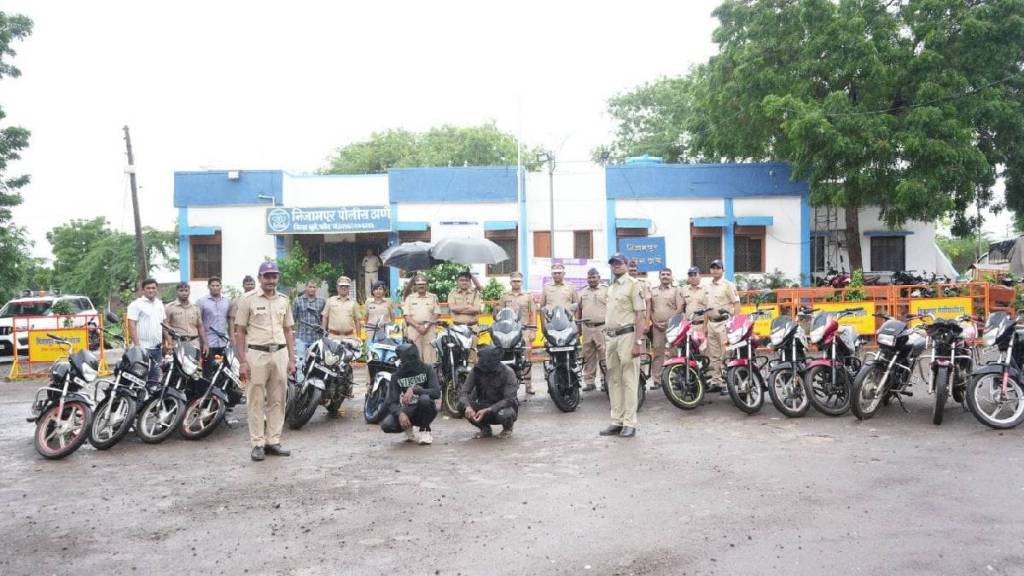 Police arrest two thieves with motorcycles in Nandurbar district
