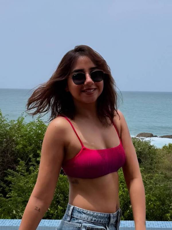 Prajakta Koli hot look ,YouTuber Prajakta Koli travel photos