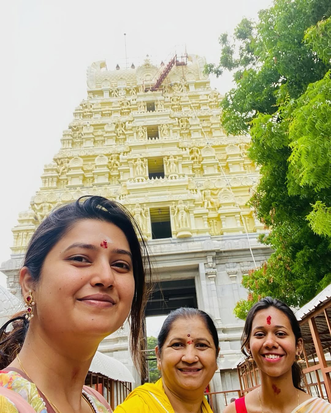 Prajakta Mali 12 Jyotirlinga Yatra