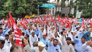 Protest by a village council employees in Sangli