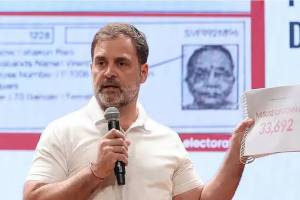 Notice to Rahul Gandhi From EC