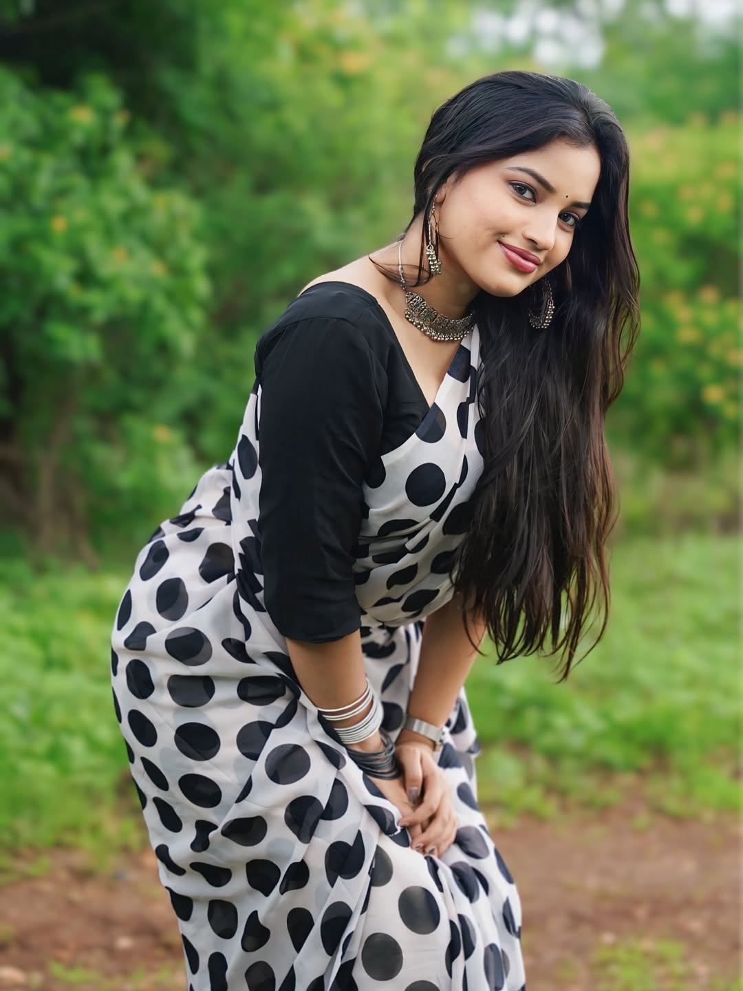 Rajeshwari Kharat polka dot saree beautiful look