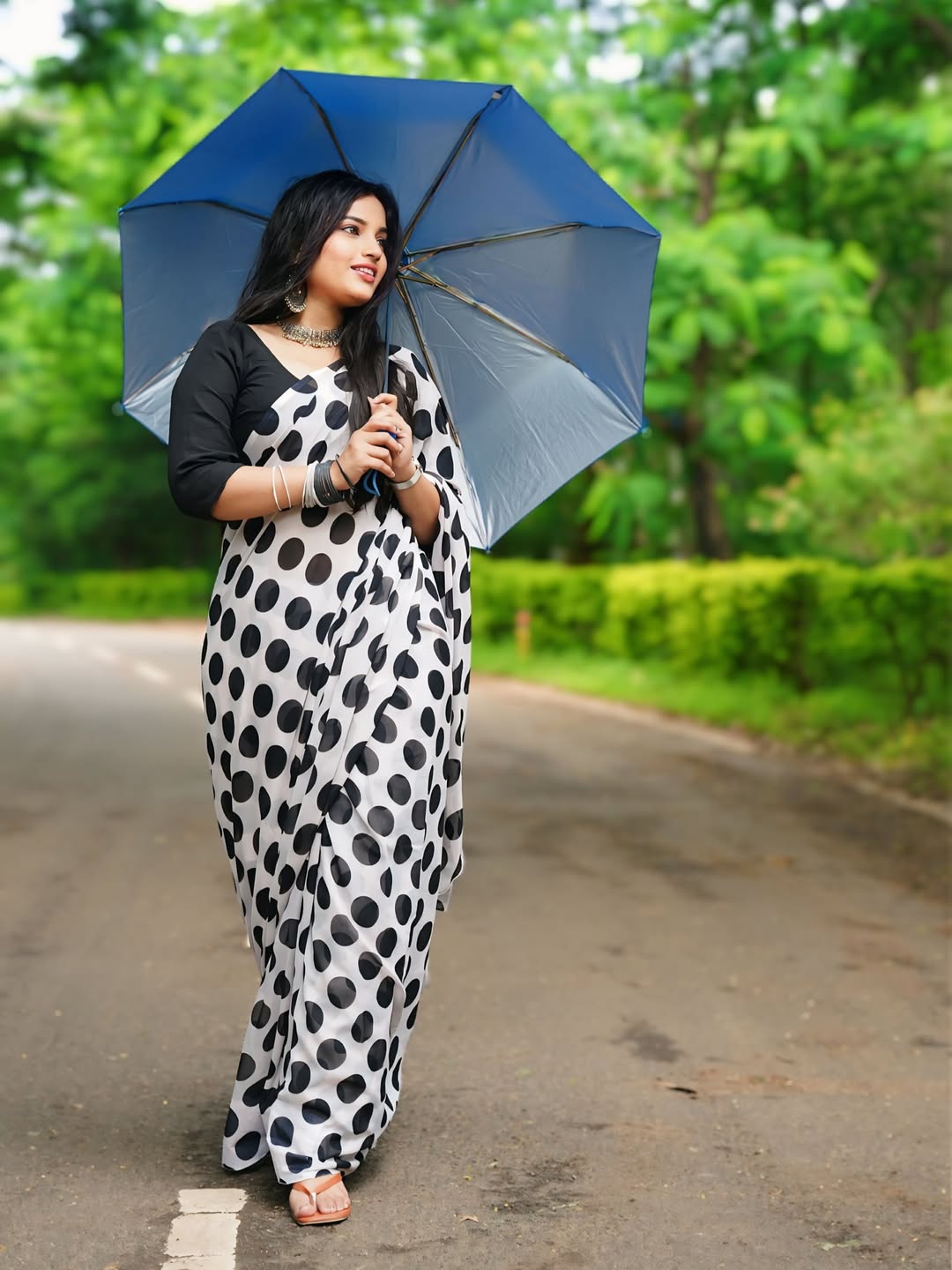 Rajeshwari Kharat polka dot saree beautiful look