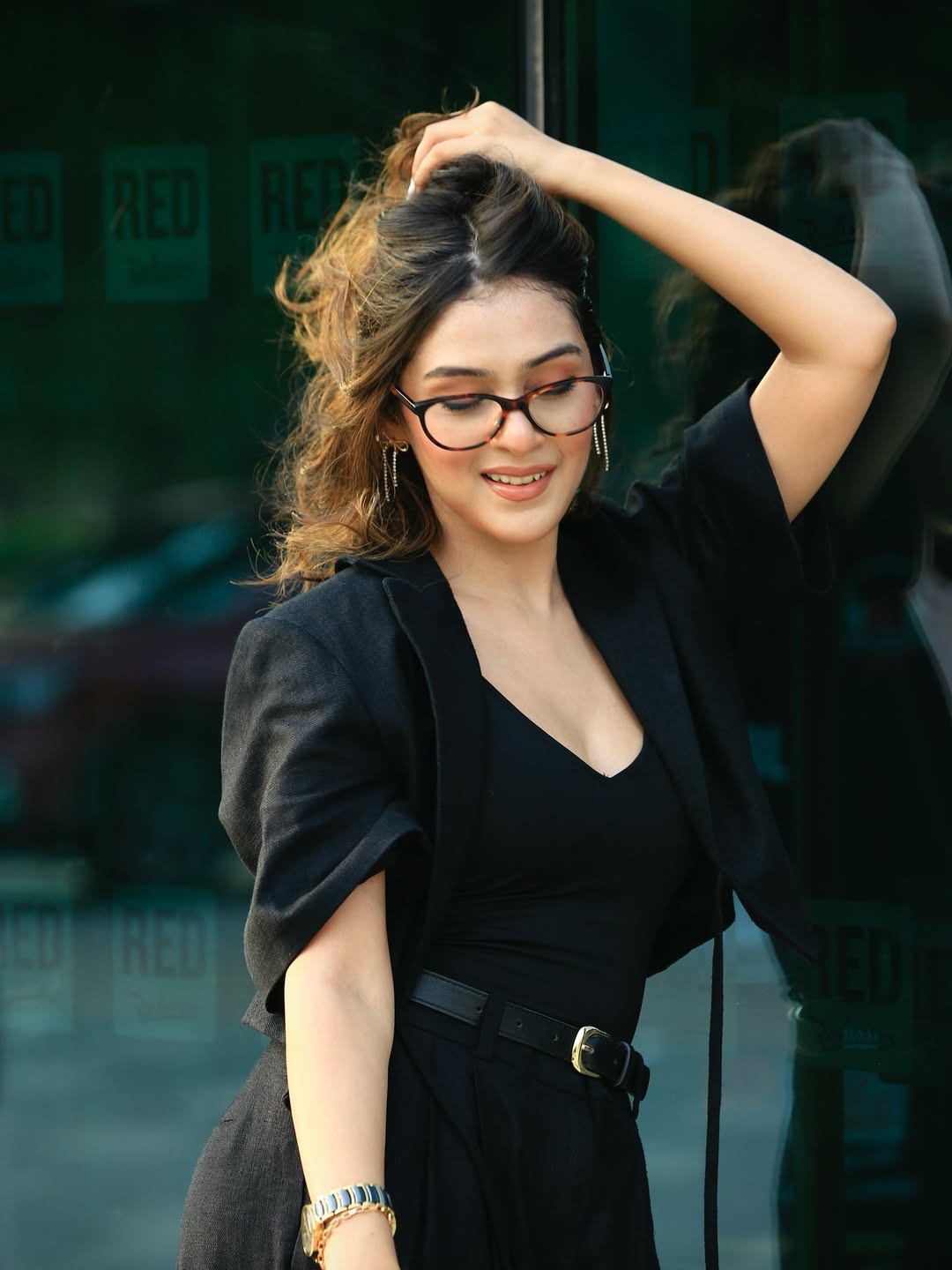 Rj Mahvash all black look photoshoot