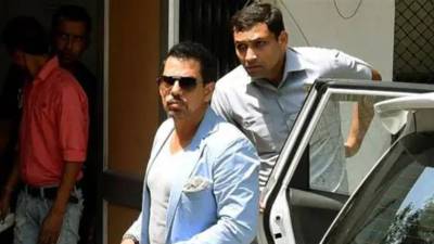 रॉबर्ट वाड्रांच्या अडचणी वाढल्या, ईडी आरोपपत्रात ५८ कोटींची बेकायदेशीर कमाई केल्याचा ठपका