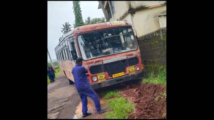 Overgrown bushes, potholes and ravines have increased the risk of accidents!