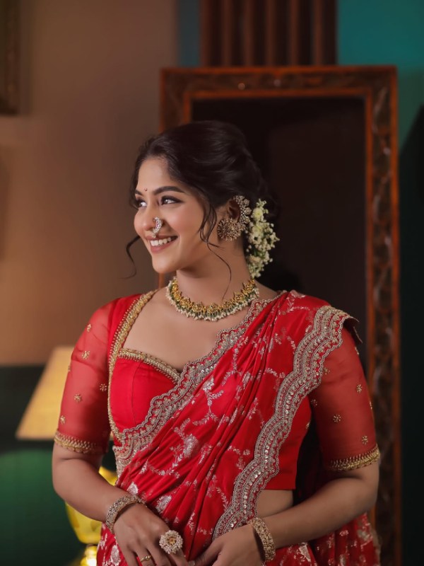 Samruddhi Kelkar Nauvari Saree Reel