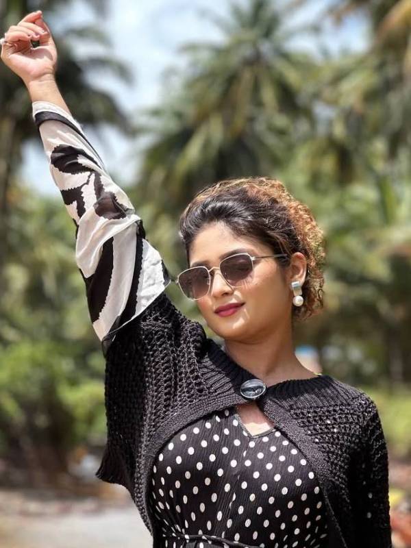 Sanjana kale stylish look