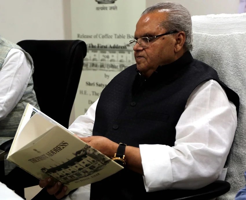 Satya Pal Malik death, Satya Pal Malik kidney failure, Satya Pal Malik UTIसत्यपाल मलिक यांचा जन्म २४ जुलै १९४६ रोजी उत्तर प्रदेशातील बागपत जिल्ह्यातील हिसवाडा गावात एका जाट कुटुंबात झाला. त्यांनी मेरठ विद्यापीठातून विज्ञान पदवी आणि एलएलबी पदवी प्राप्त केली