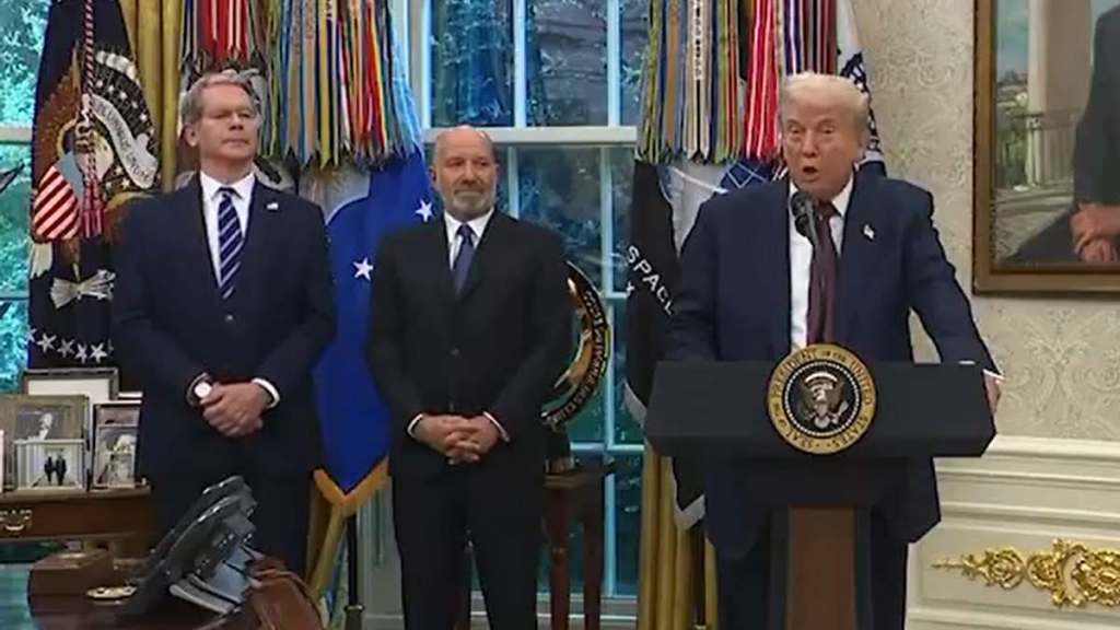 Scott Bessent - Donald Trump (Maga Voice)
