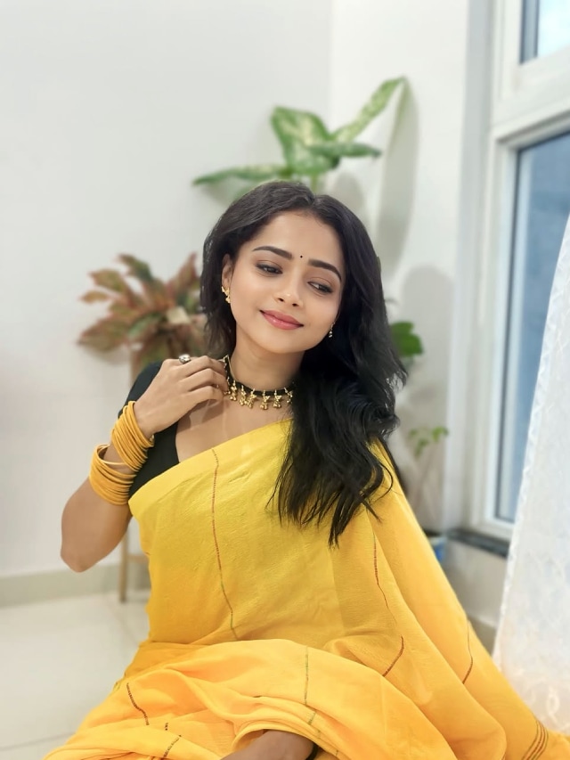 Shivali Parab Yellow Saree Look