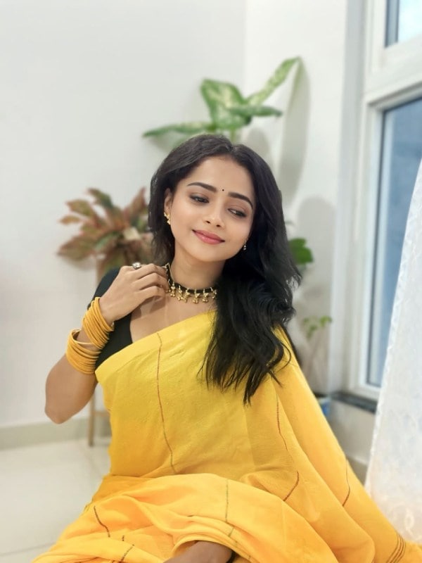 Shivali Parab Yellow Saree Look