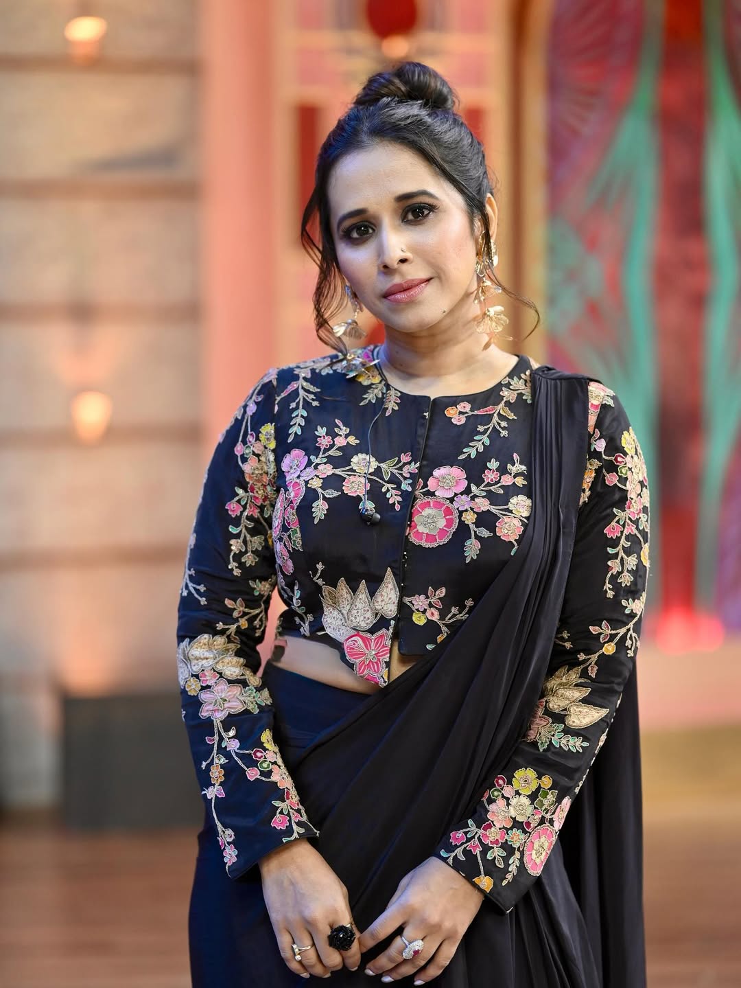 Shreya Bugde Sheth Black Saree Look