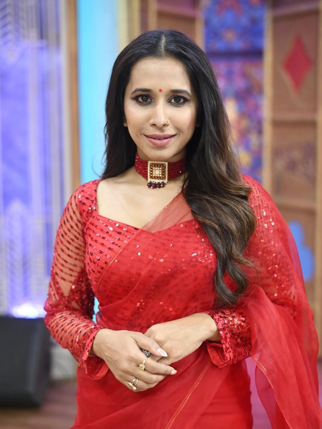 Shreya Bugde Sheth Red Saree Look