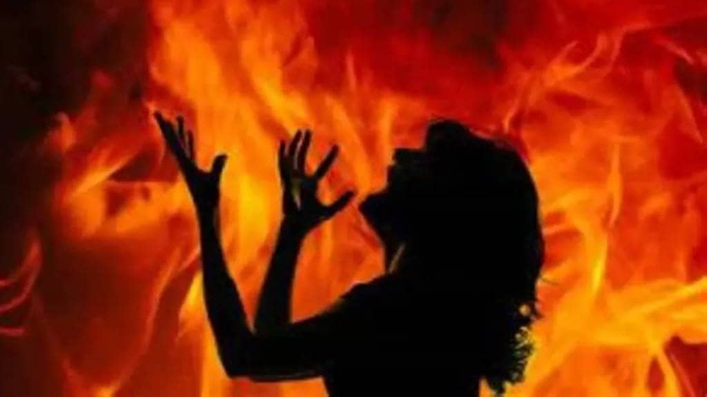 Teacher sets fire to herself, daughter, 3