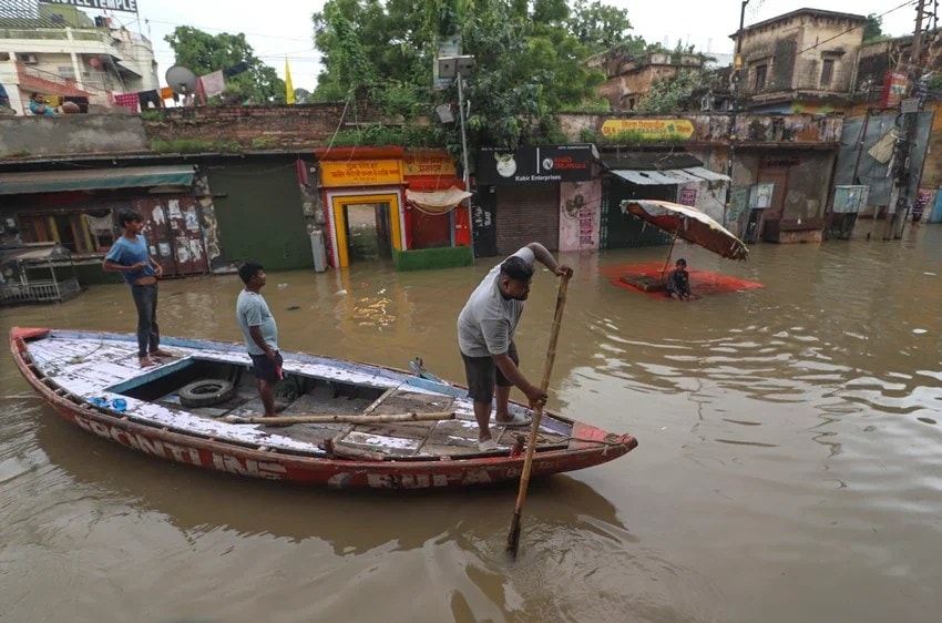 Varanasi flood, Flood In Varanasi, Varanasi Flood Photos