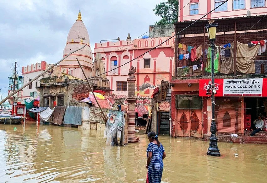 Varanasi flood, Flood In Varanasi, Varanasi Flood Photos