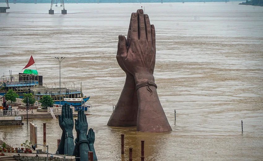 Varanasi flood, Flood In Varanasi, Varanasi Flood Photos