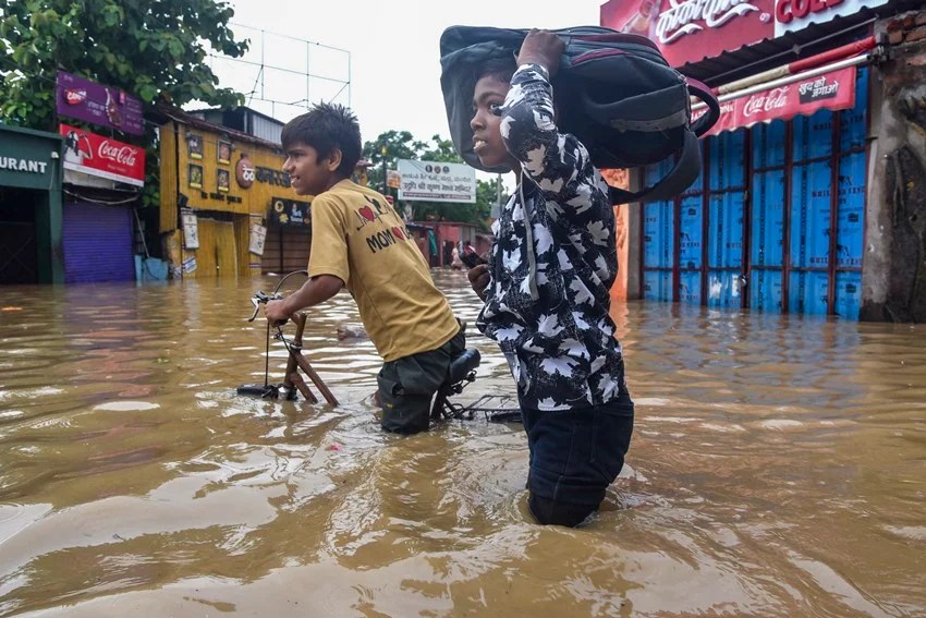 Varanasi flood, Flood In Varanasi, Varanasi Flood Photos