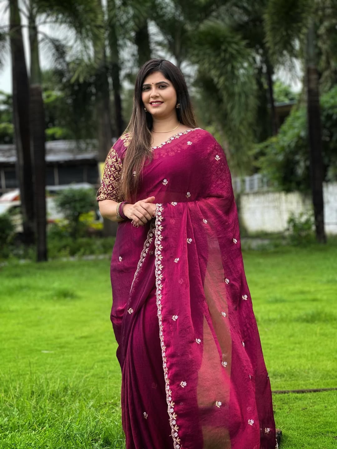 Veena jagtap Pink Color Chiffon saree look