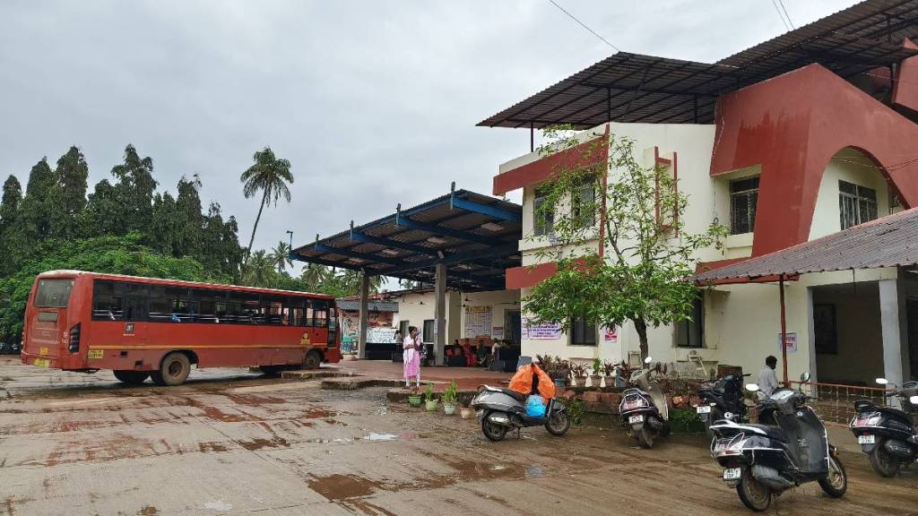 11 suspended in Vengurla ST employee assault case