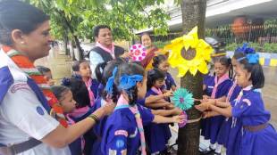 Vrikshabandhan celebrated by tying ecofriendly rakshabandhan in Thane