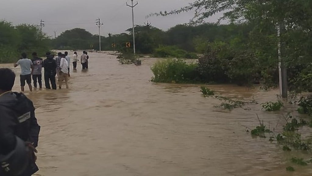 washim heavy rainfall damage, washim crop loss 2025, washim flood relief updates,