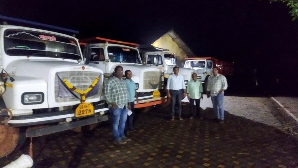 illegal sand transport, Malvan sand smuggling, revenue department action, Karli creek sand dumping,