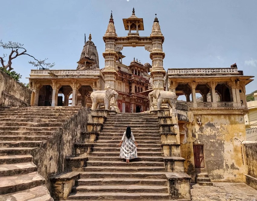 Barefoot in temples, Why do we remove shoes in temples