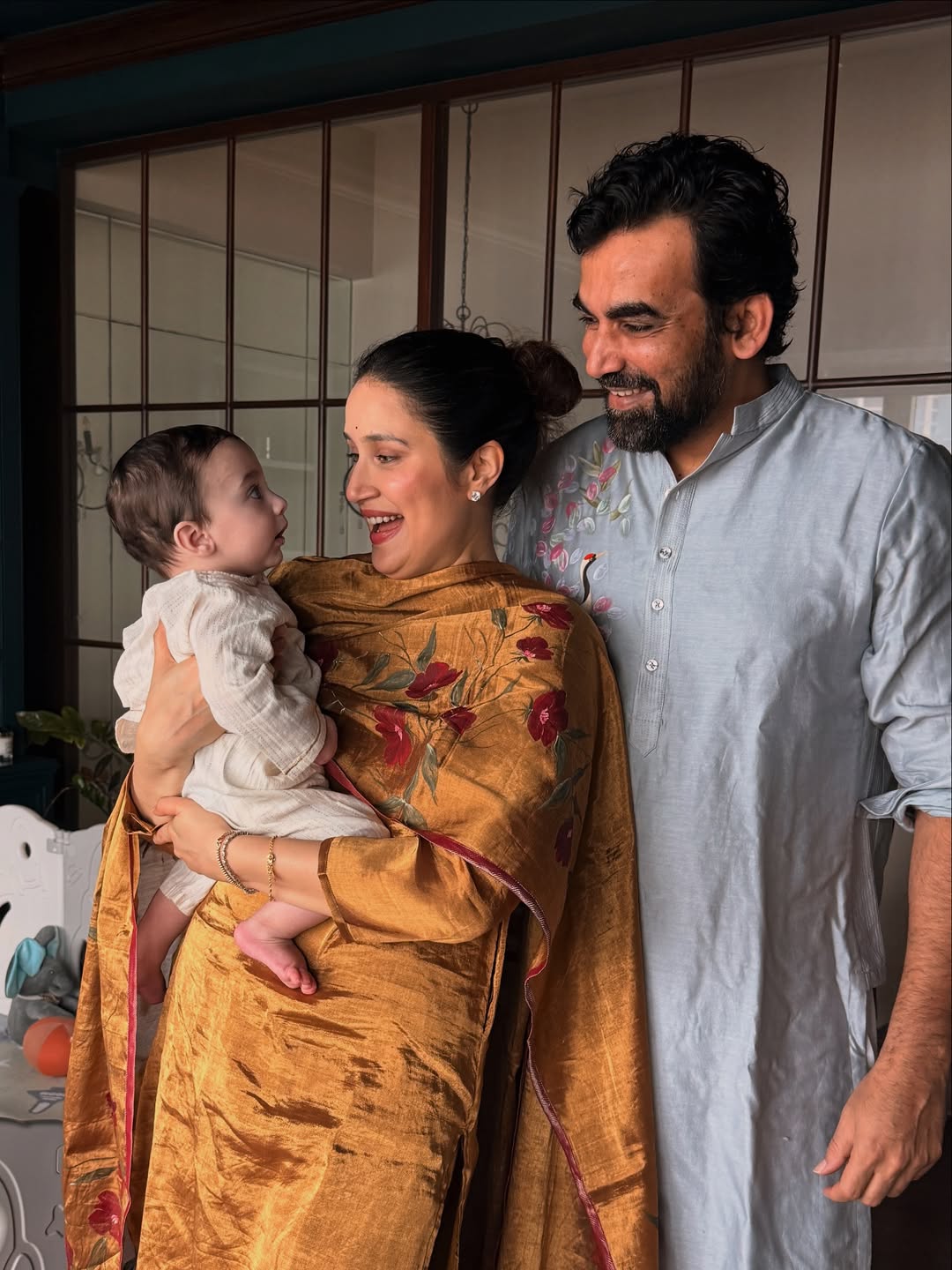Zaheer Khan Sagarika Ghatge Ganesh Chaturthi Celebration