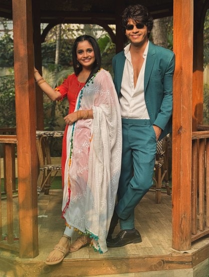 मालिकेत तिची 'मिस इंदौर' म्हणून ओळख आहे. यात तिच्यासह अभिजीत आमकर हा अभिनेताही मुख्य भूमिकेत आहेत.