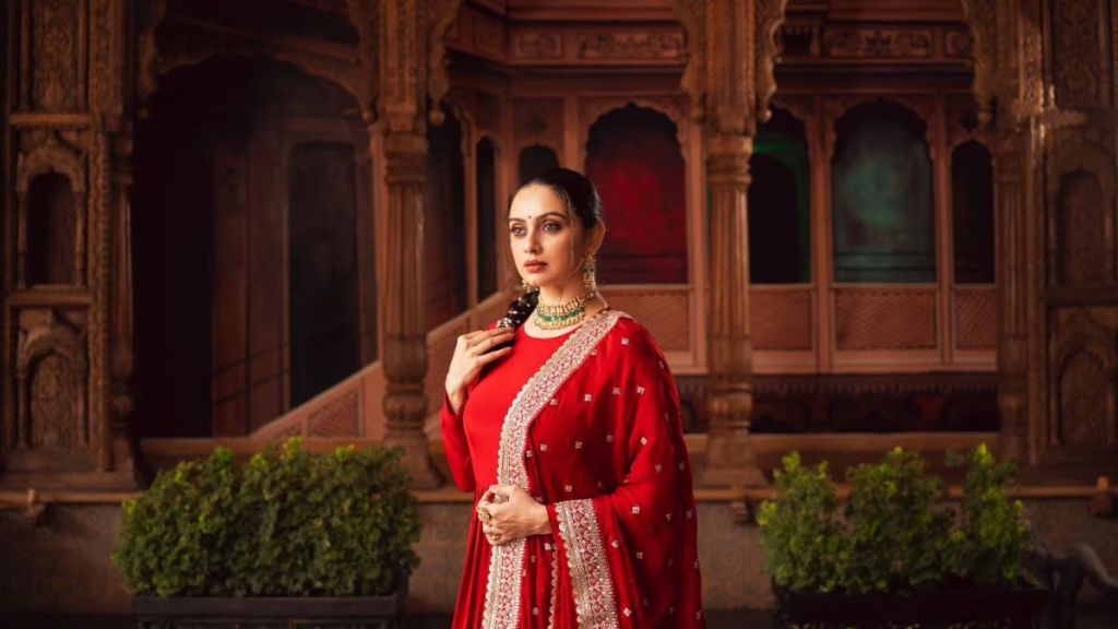 actress Shruti Marathe reaction on Marathi Hindi language controversy in Maharashtra says You should feel ashamed ssm 00