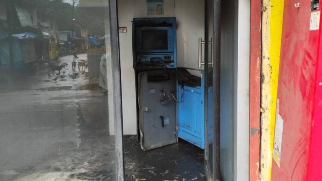 Thieves stole cash from atm Thieves stole cash from atm