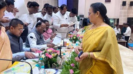 महसूल मंत्री बावनकुळेंसमोर सत्तारूढ आमदार नाराजी